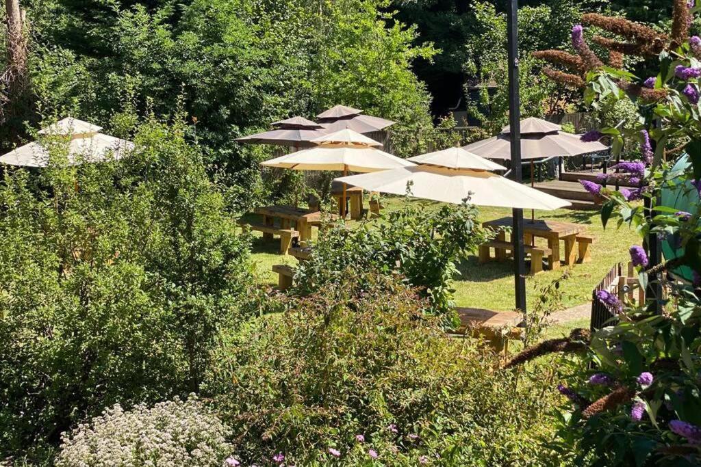 Appartamento 17Th Century Boutique Getaway In The Countryside Martin Mill Esterno foto