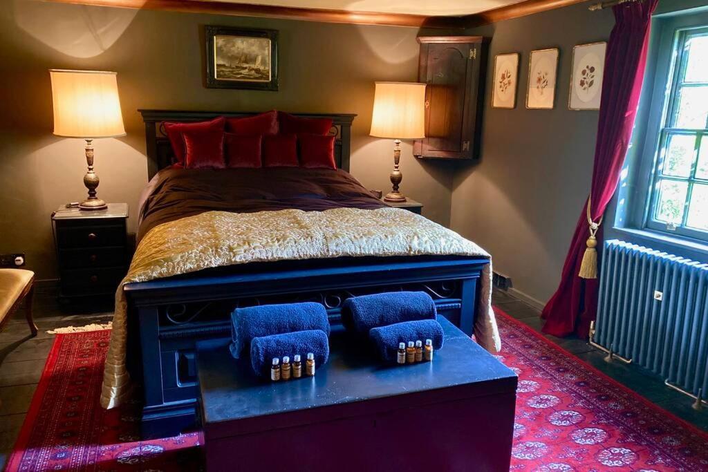 Appartamento 17Th Century Boutique Getaway In The Countryside Martin Mill Esterno foto
